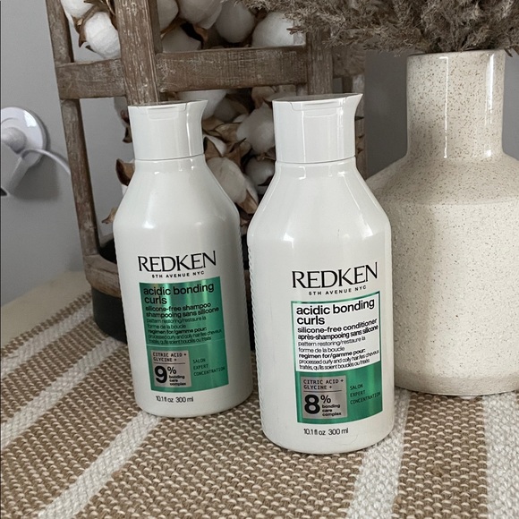 New!**Redken Acidic Bonding Curls Haircare Duo